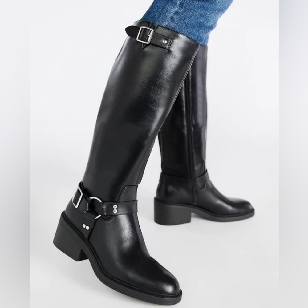 Shoedazzle Maddox Flat Boot - Black Buckle Riding Moto Boots - Regular Calf New